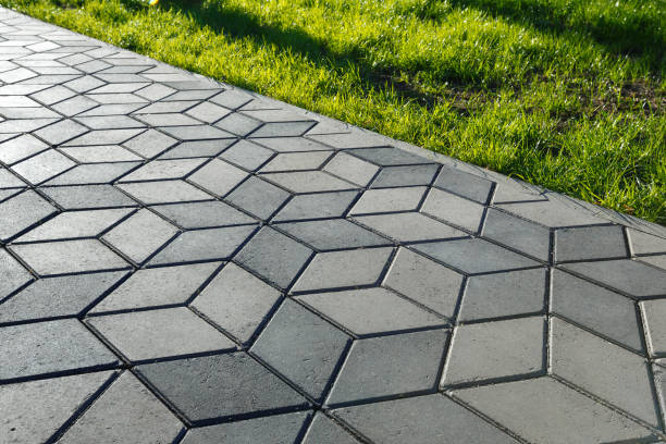 Best Driveway Pavers Near Me  in Country Clu, MO