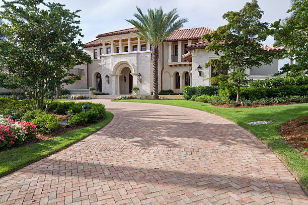 Best Driveway Pavers Contractor  in Country Clu, MO