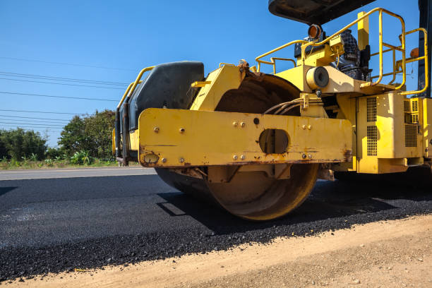 Best Driveway Paving Company  in Country Clu, MO